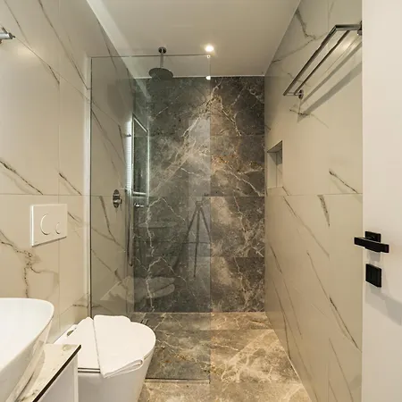 Lluka Sea Side Hotel Sarandë