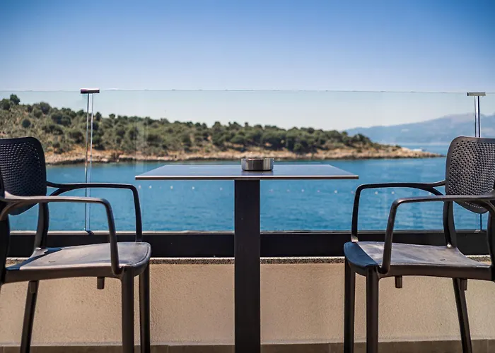 Lluka Sea Side