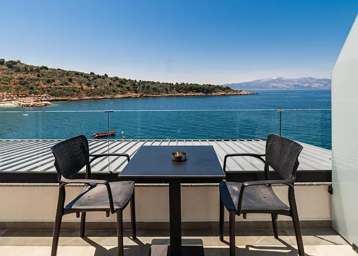 Hotel Lluka Sea Side *