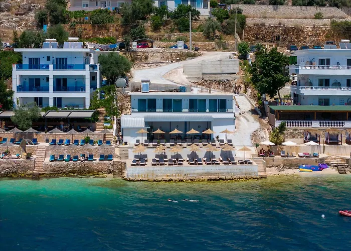 Lluka Sea Side Hotel
