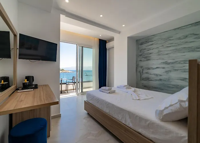 Lluka Sea Side Hotel *