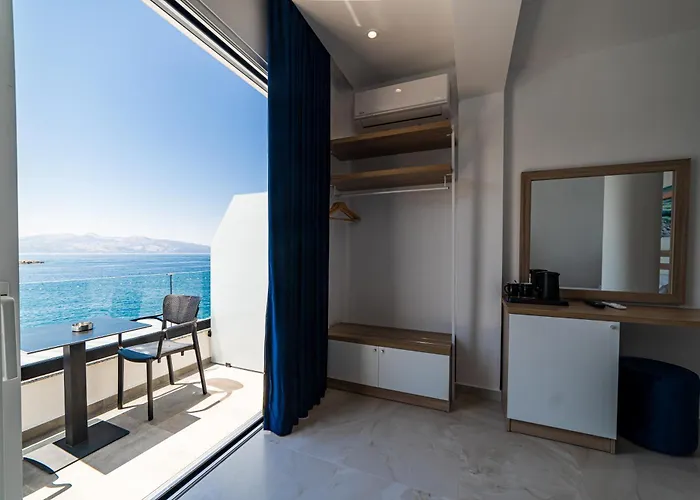 Lluka Sea Side *