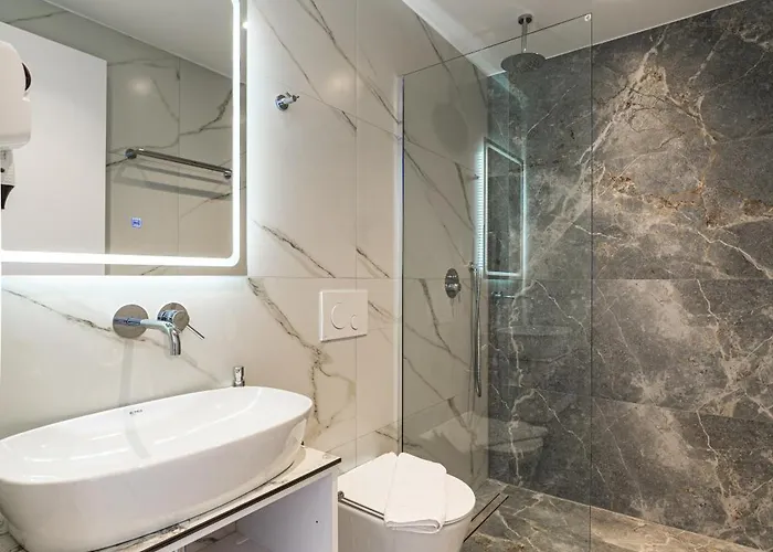 Lluka Sea Side * Sarandë