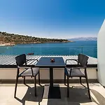 Szálloda Lluka Sea Side *