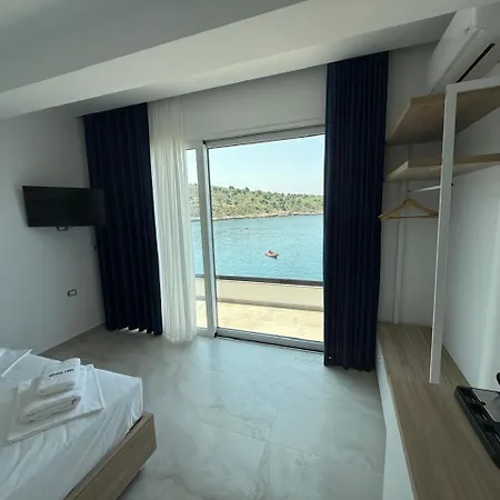 Lluka Sea Side *