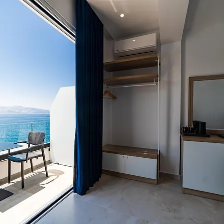 Lluka Sea Side *